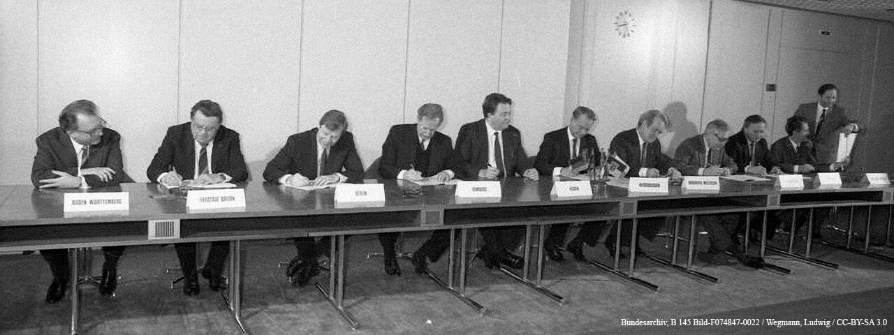 OSK Weekly KW 47 - Der Medienstaatsvertrag – Unterzeichnung des Staatsvertrages zur Neuordnung des Rundfunkwesens im Bundesrat am 3. April 1987 (Quelle: Wikipedia)